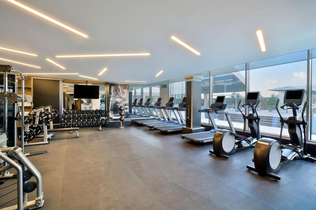 Jeddah Marriott Hotel Madinah Road Екстериор снимка The gym at the hotel