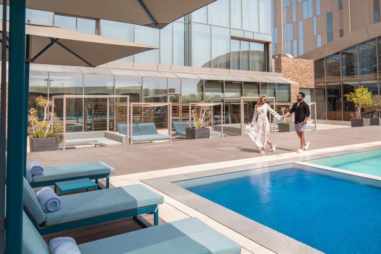Jeddah Marriott Hotel Madinah Road Екстериор снимка The pool at the hotel