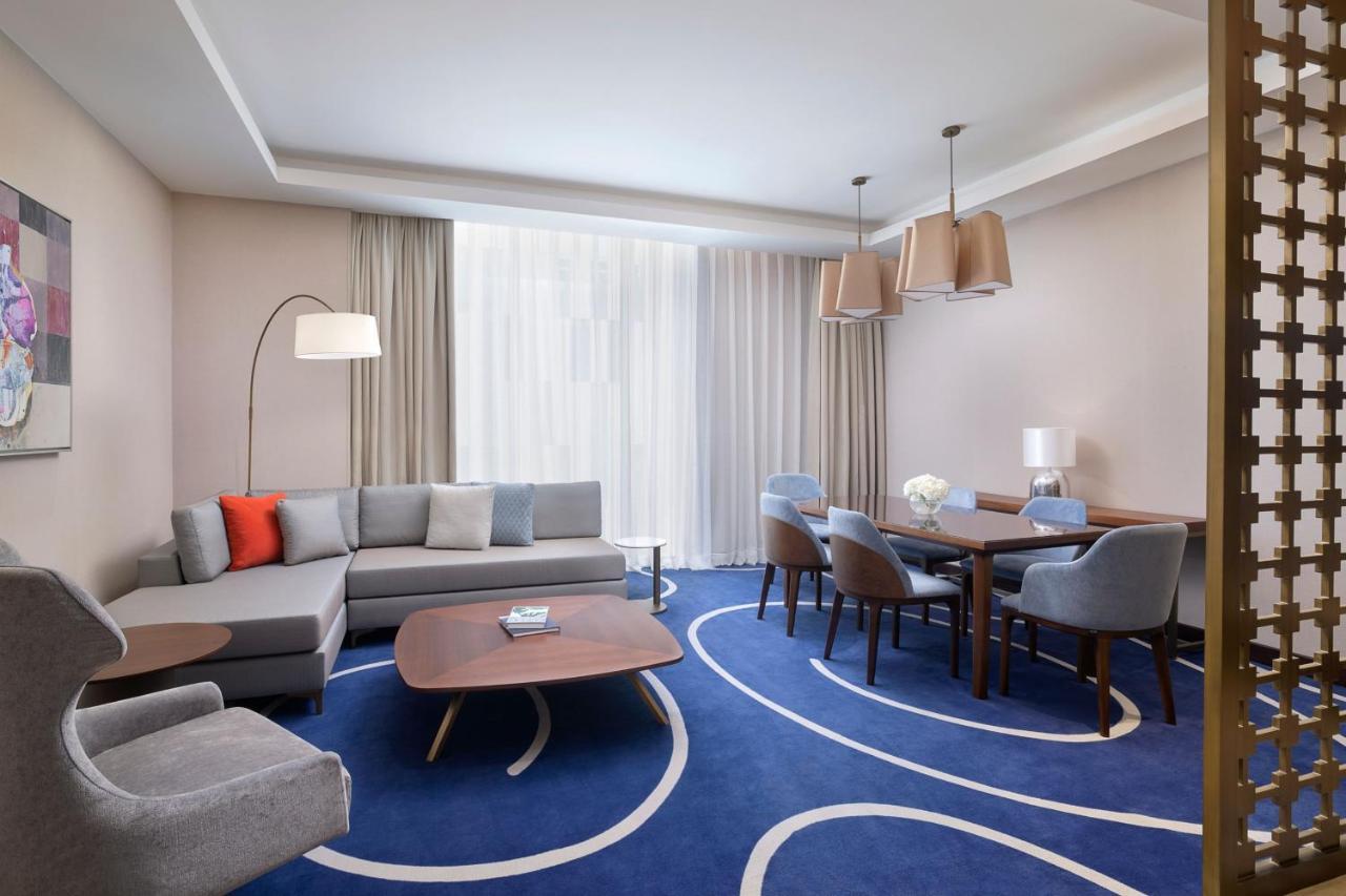 Jeddah Marriott Hotel Madinah Road Екстериор снимка A suite at the hotel