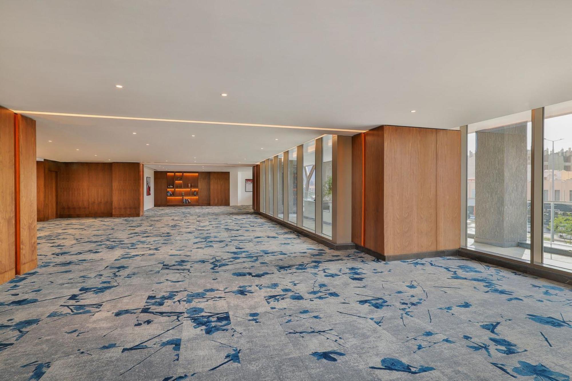 Jeddah Marriott Hotel Madinah Road Екстериор снимка The interior of the hotel